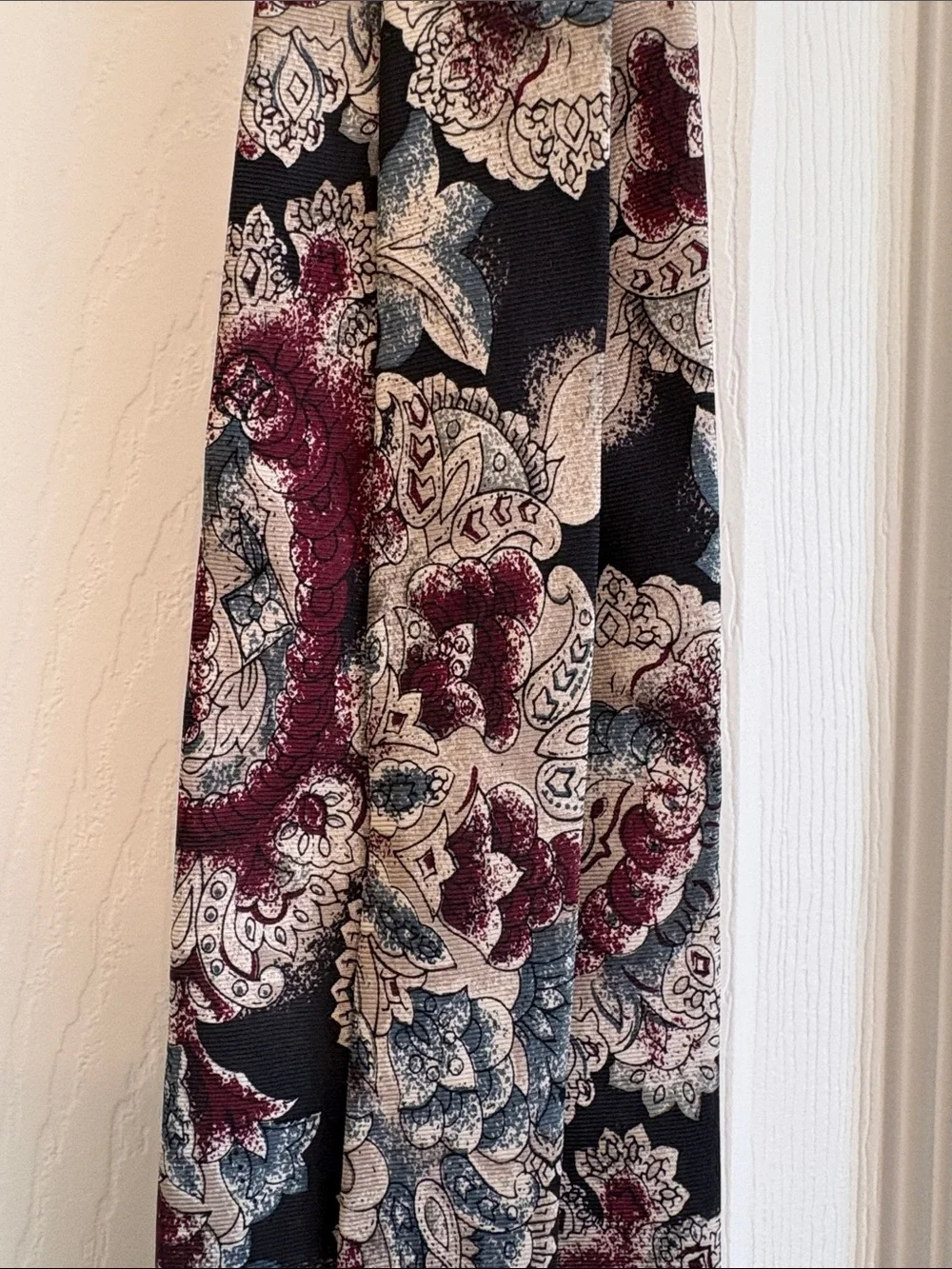 Hunting Horn Discontinued Paisley Floral Tie in Black, Burgundy & Blue 100% Silk
